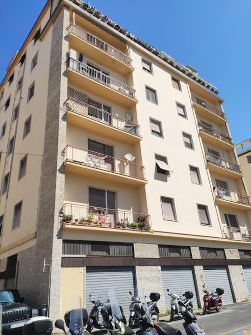 La Venezia'S Studio Flat Livorno Exterior foto